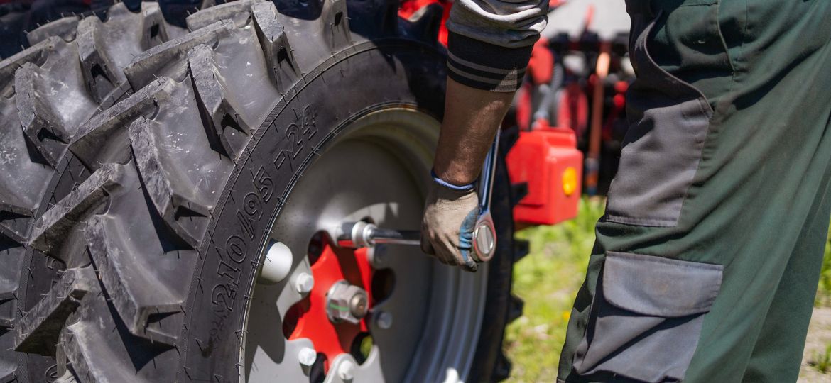 A,Mechanic,Repairs,Agricultural,Machinery.,Modern,Agricultural,Machinery,And,Equipment.